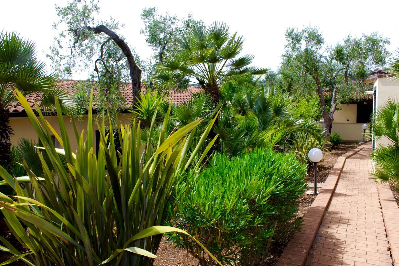 Villaggio Turistico Defensola Vieste Esterno foto