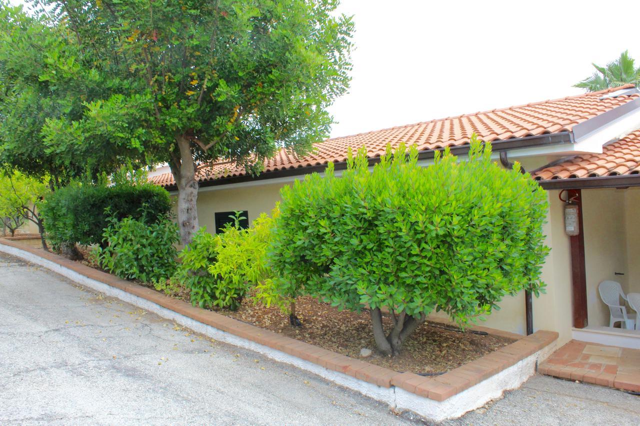 Villaggio Turistico Defensola Vieste Esterno foto